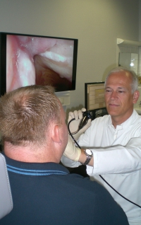 Flexible endoskopische Untersuchung des Kehlkopfes